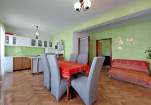100 m² Apartment ∙ 3 bedrooms ∙ 8 guests