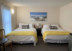 102 - Standard Room - 2 Queen Beds -1st Floor