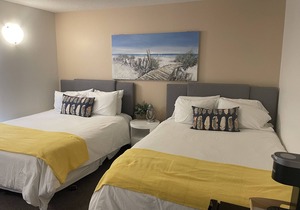 102 - Standard Room - 2 Queen Beds -1st Floor