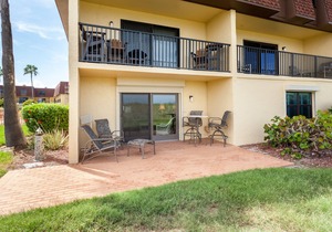 117 Cocoa Beach Club Direct Oceanfront Next to Pier, Dog Friendly
