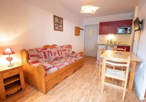 130m from ski slopes, 1st floor, balcony, parking, tv, ski locker, 27m², La Norma