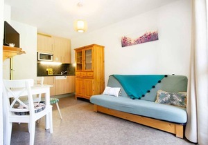 130m from ski slopes, 5th floor, balcony, parking, tv, ski locker, 27m², La Norma