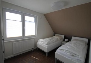 1380- Annina 3