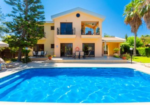 140 m² Villa ∙ 4 bedrooms ∙ 9 guests