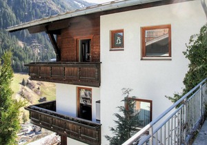 150 m² Apartment ∙ 7 bedrooms ∙ 12 guests