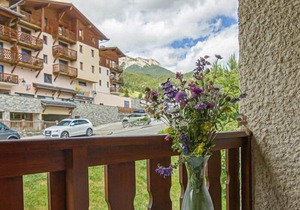 150m from ski slopes, 1st floor, balcony, tv, ski locker, 21m², Aussois
