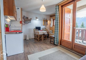 150m from ski slopes, floor -1, balcony, tv, ski locker, 21m², Aussois