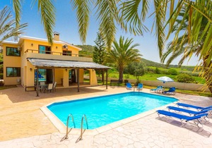 160 m² Villa ∙ 4 bedrooms ∙ 10 guests
