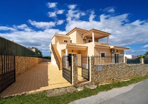 170 m² Accommodation ∙ 4 bedrooms ∙ 8 guests