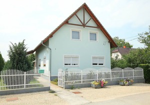 180 m² Accommodation ∙ 6 bedrooms ∙ 12 guests