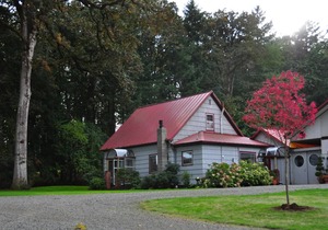 1880's Farm House on a Christmas Tree Farm 5 Minutes to Oregon State University