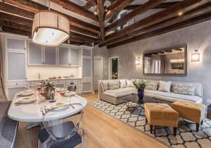 190 m² Apartment ∙ 3 bedrooms ∙ 7 guests