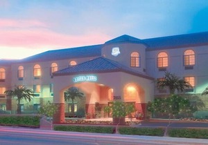 1BR w/WiFi & Resort Pool Near Attractions- Golf, Hike, Explore, Shop & Dine!