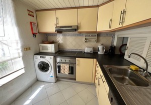 2 bed 2 bath ground floor apt with sea views, air con and Wi-Fi