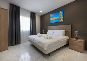2 Bedroom 1 Bathroom Seaview Apartment
