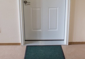 2 bedroom, 1 bath quiet lodge close to town with forest views!