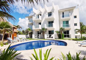 2 Bedroom (3 beds) Beachfront Condo Akumal 201