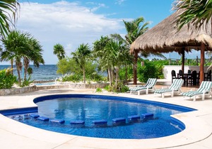 2 Bedroom (3 beds) Beachfront Condo Akumal 201