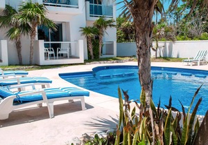 2 Bedroom (3 beds) Beachfront Condo Akumal 202
