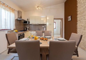 2 bedroom accommodation in Zemunik Gornji