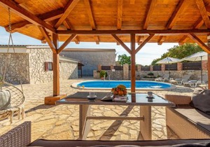 2 bedroom accommodation in Zemunik Gornji