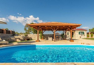 2 bedroom accommodation in Zemunik Gornji