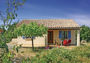 2 bedroom accommodation in La Beaume