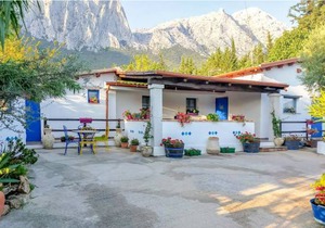 2 bedroom accommodation in Oliena