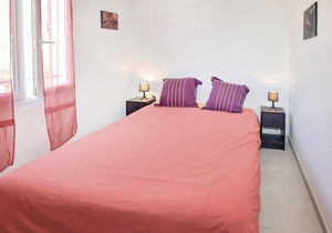2 bedroom accommodation in Aubignan