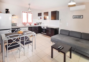 2 bedroom accommodation in Aubignan