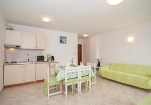 2 bedroom accommodation in Malinska