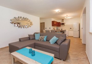 2 bedroom accommodation in Rogocana