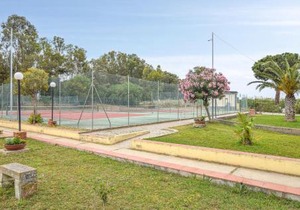 2 Bedroom Amazing Apartment In Botricello