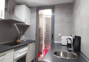 2 bedroom apartment for 5 people with pool and paddle.