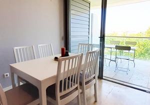 2 bedroom apartment for 5 people with pool and paddle.