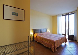 2 bedroom apartment in a popular holiday residence with private beach
