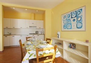 2 bedroom apartment in a popular holiday residence with private beach