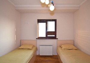 2 bedroom apartment on Opera House