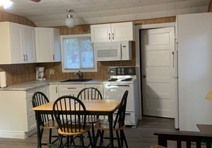 2 Bedroom cottage in the Heart of Sauble Beach