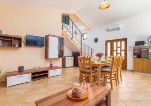 2 Bedroom Cozy Home In Liznjan