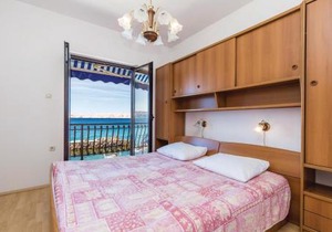 2 Bedroom Lovely Apartment In Ribarica