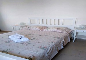 2 Bedroom Modern Apartment With Communal Pool 10 Minutes From beach Tersefanou