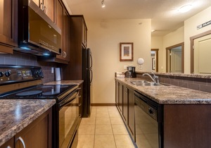 2 Bedrooms | Mountain Views l AC