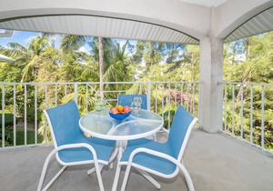 2 BR Condo less than 1 mile from the shops & restaurants in George Town!