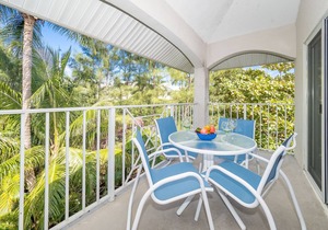 2 BR Condo less than 1 mile from the shops & restaurants in George Town!