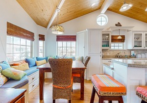 2 Pools, Tennis & Golf | Renovated Canal-Front Retreat | 10 Minutes to Beach