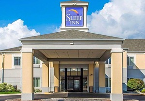 2-Star Hotel ∙ Sleep Inn & Suites Wisconsin Rapids