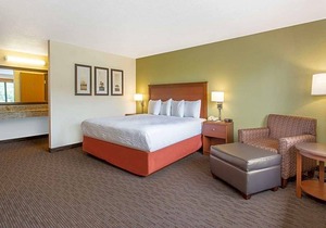 2-Star Hotel ∙ AmericInn by Wyndham Calumet