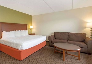 2-Star Hotel ∙ AmericInn by Wyndham Calumet