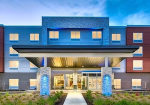 2-Star Hotel ∙ Holiday Inn Express & Suites Salem North - Keizer, an IHG Hotel
